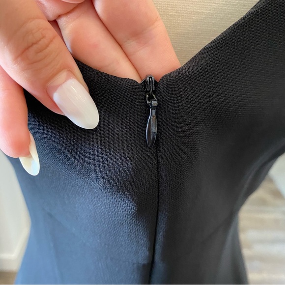 BCBG Max Azria Paris Sleeveless V-Neck Empire Mini Cocktail Dress With Low Back - Picture 10 of 11